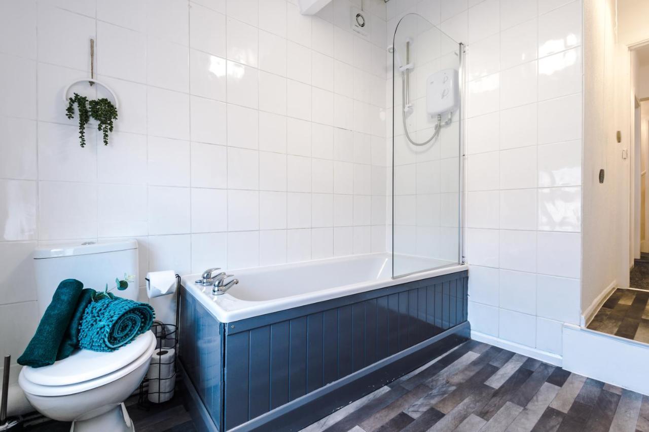 Spacious 2-Bed City-Centre Cottage In Chester By 53 Degrees Property - Ideal For Groups & Couples - Sleeps 6 Buitenkant foto