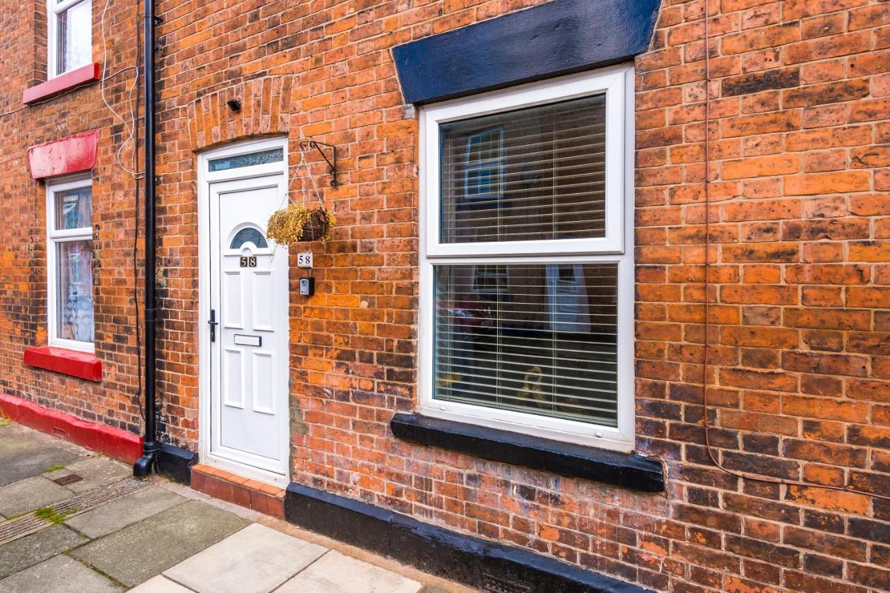 Spacious 2-Bed City-Centre Cottage In Chester By 53 Degrees Property - Ideal For Groups & Couples - Sleeps 6 Buitenkant foto