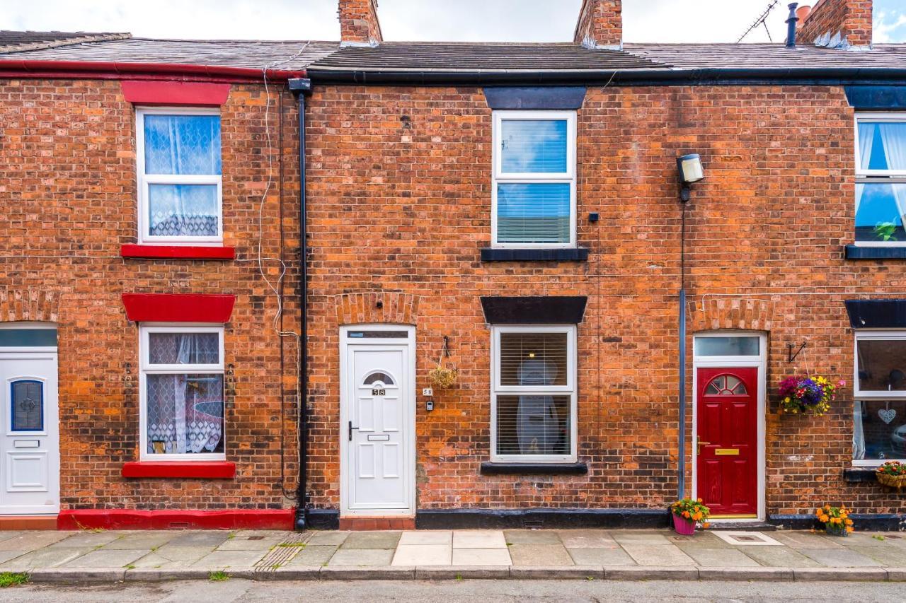 Spacious 2-Bed City-Centre Cottage In Chester By 53 Degrees Property - Ideal For Groups & Couples - Sleeps 6 Buitenkant foto